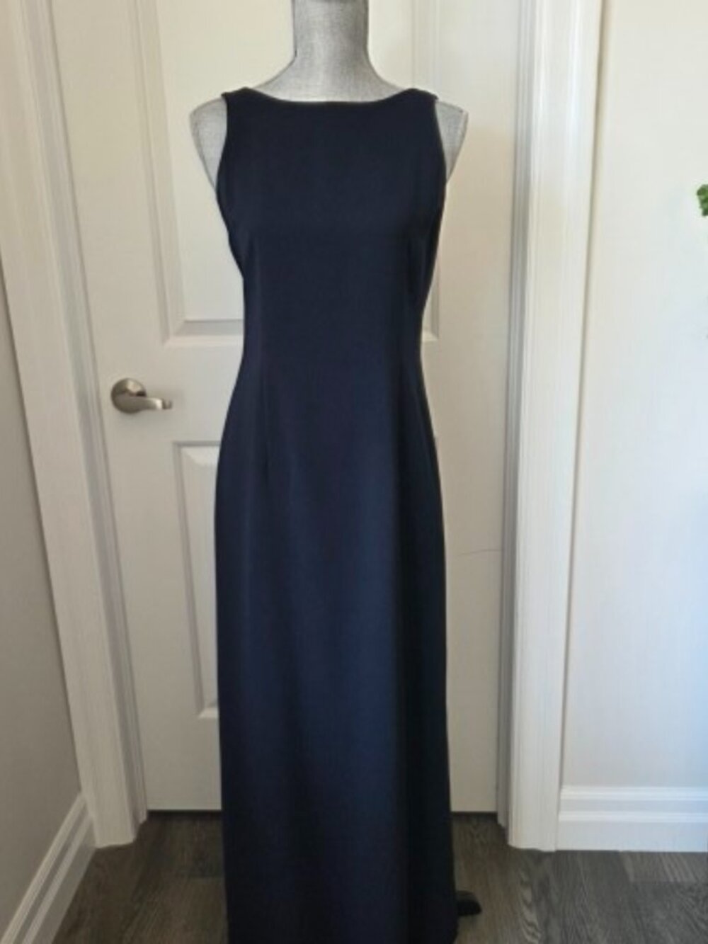 Formal Party floor lenght open back navy dress size 6